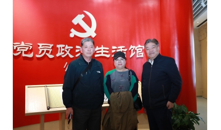 “海空衛(wèi)士”王偉妻子阮國(guó)琴參觀安惠園，感受靈芝文化魅力